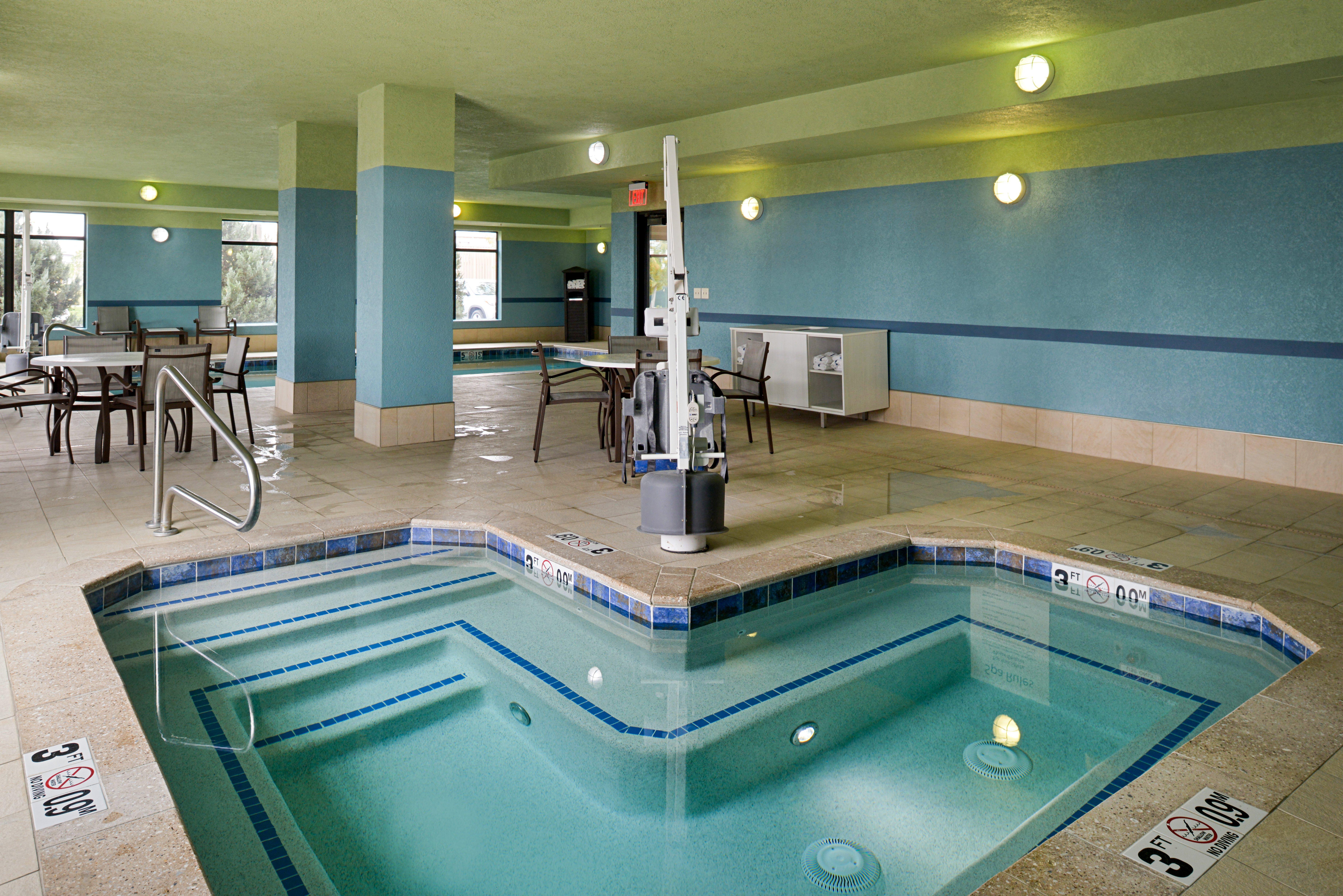 Holiday Inn Express & Suites Pueblo By Ihg Екстер'єр фото