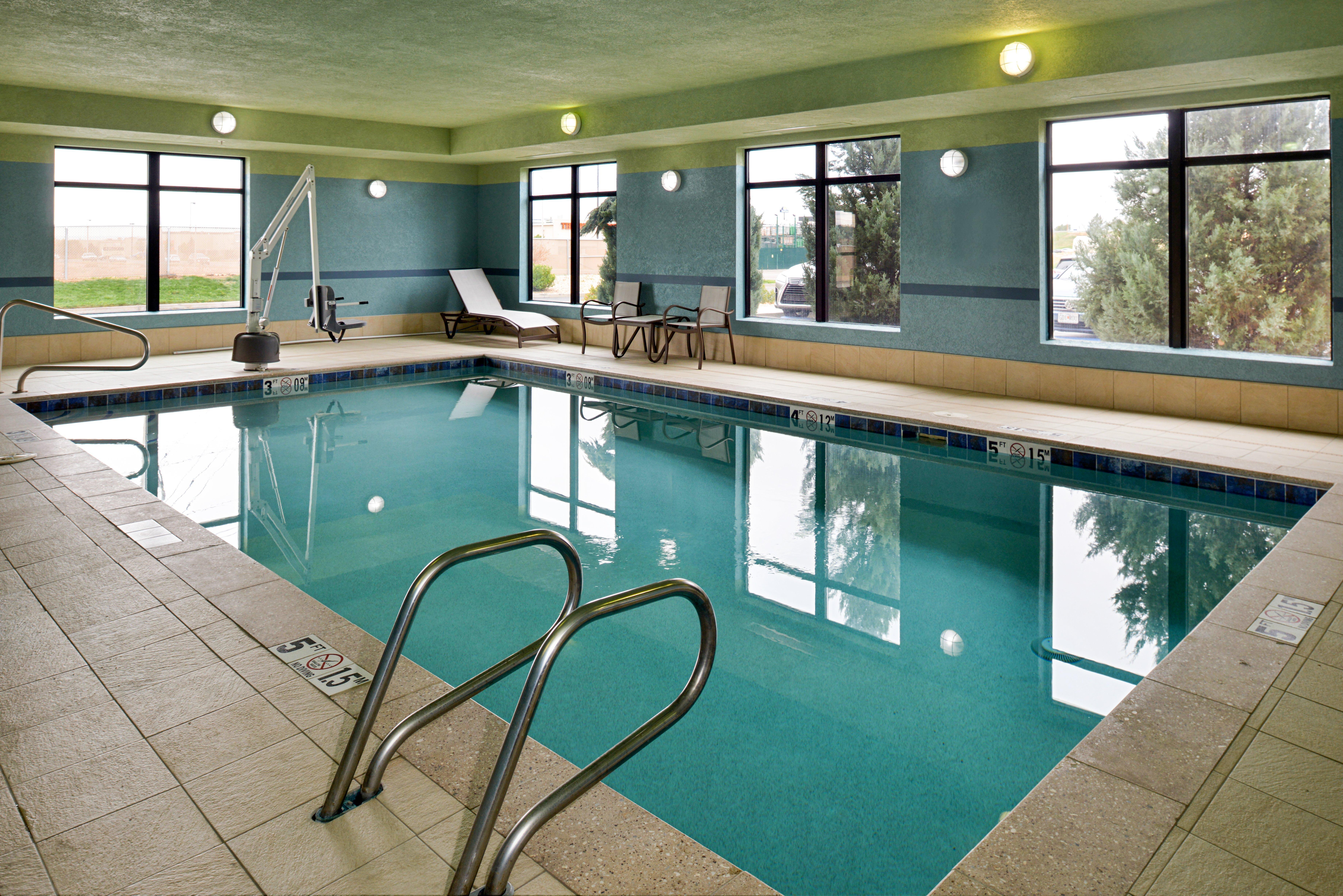 Holiday Inn Express & Suites Pueblo By Ihg Екстер'єр фото