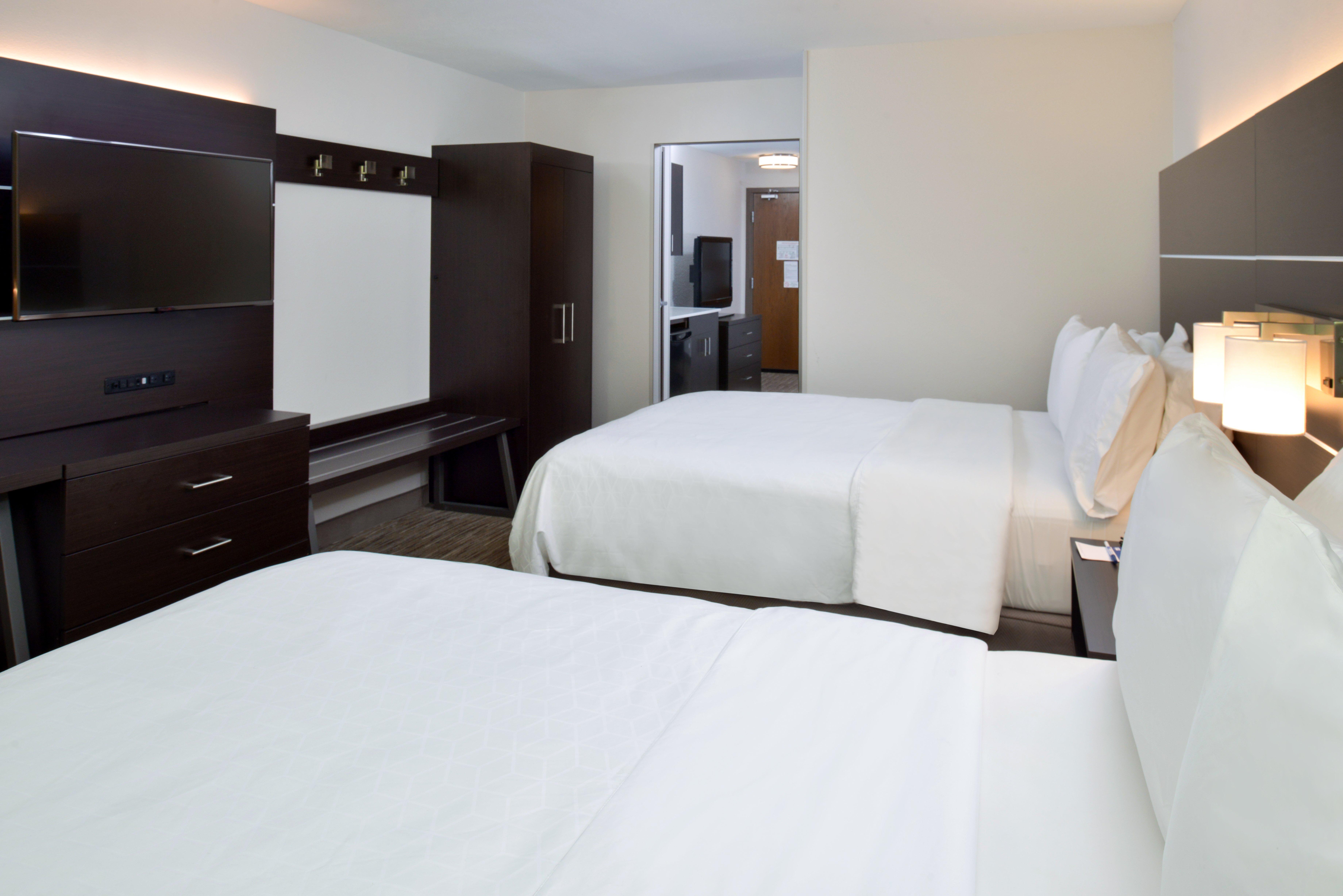 Holiday Inn Express & Suites Pueblo By Ihg Екстер'єр фото