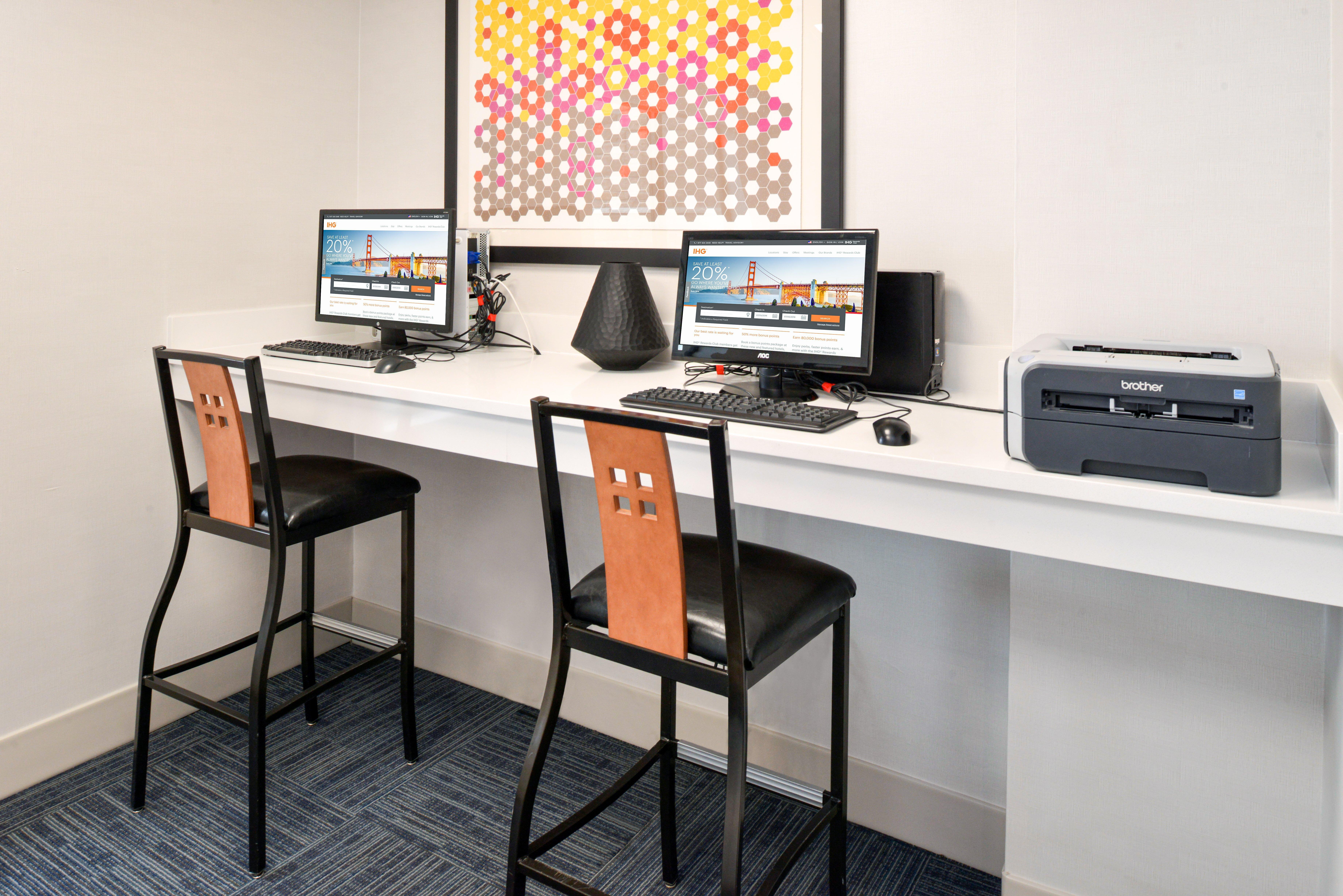 Holiday Inn Express & Suites Pueblo By Ihg Екстер'єр фото