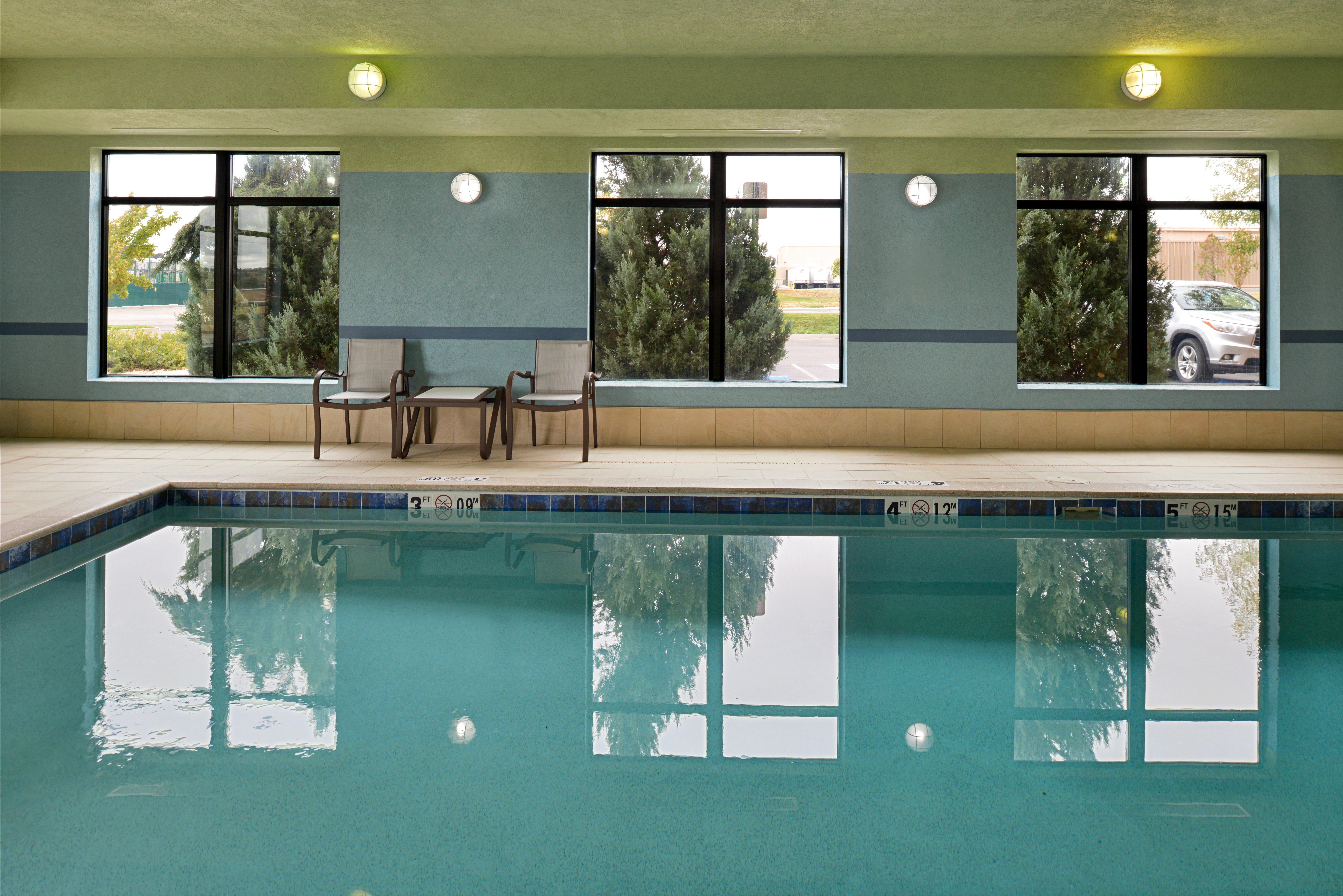 Holiday Inn Express & Suites Pueblo By Ihg Екстер'єр фото