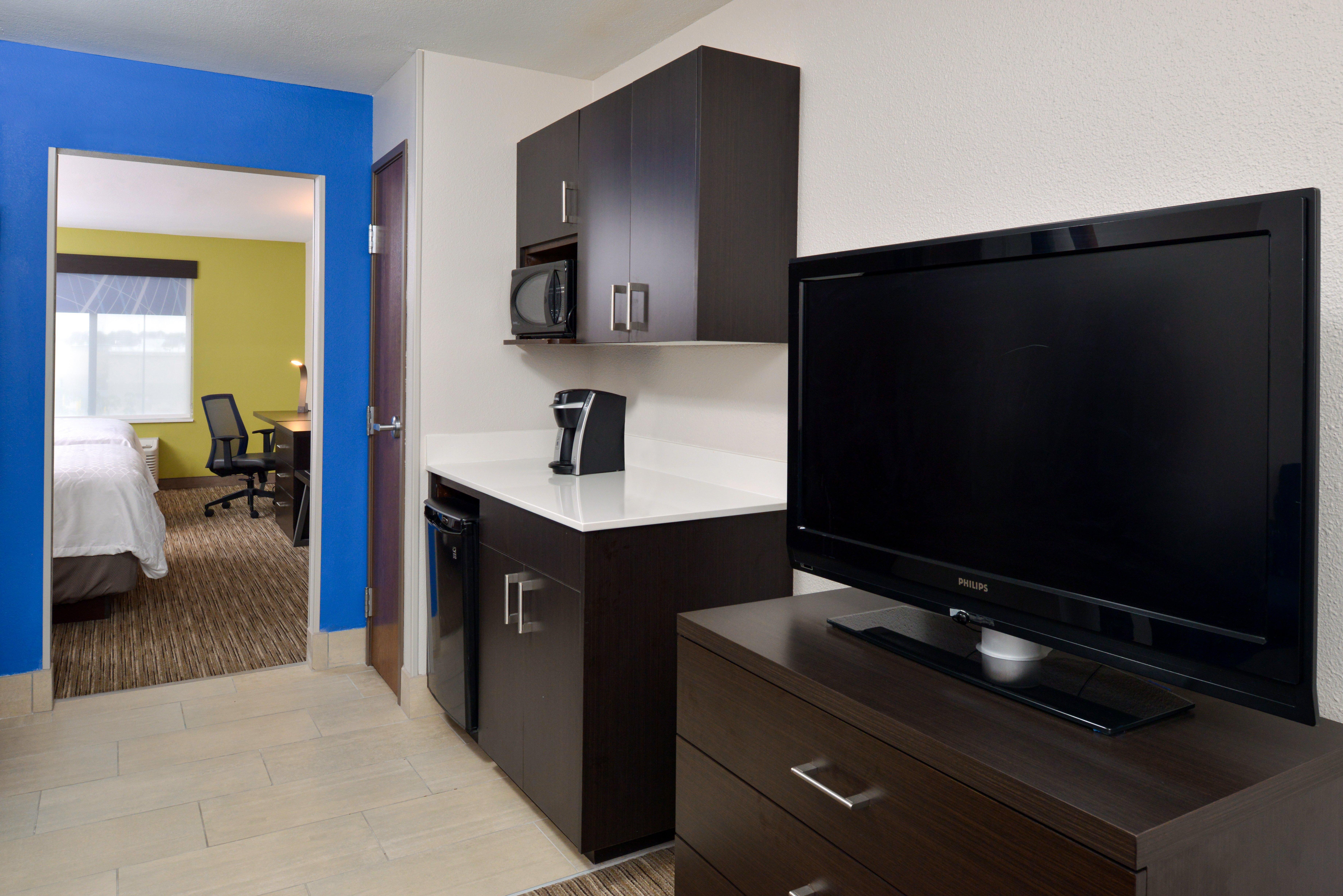 Holiday Inn Express & Suites Pueblo By Ihg Екстер'єр фото
