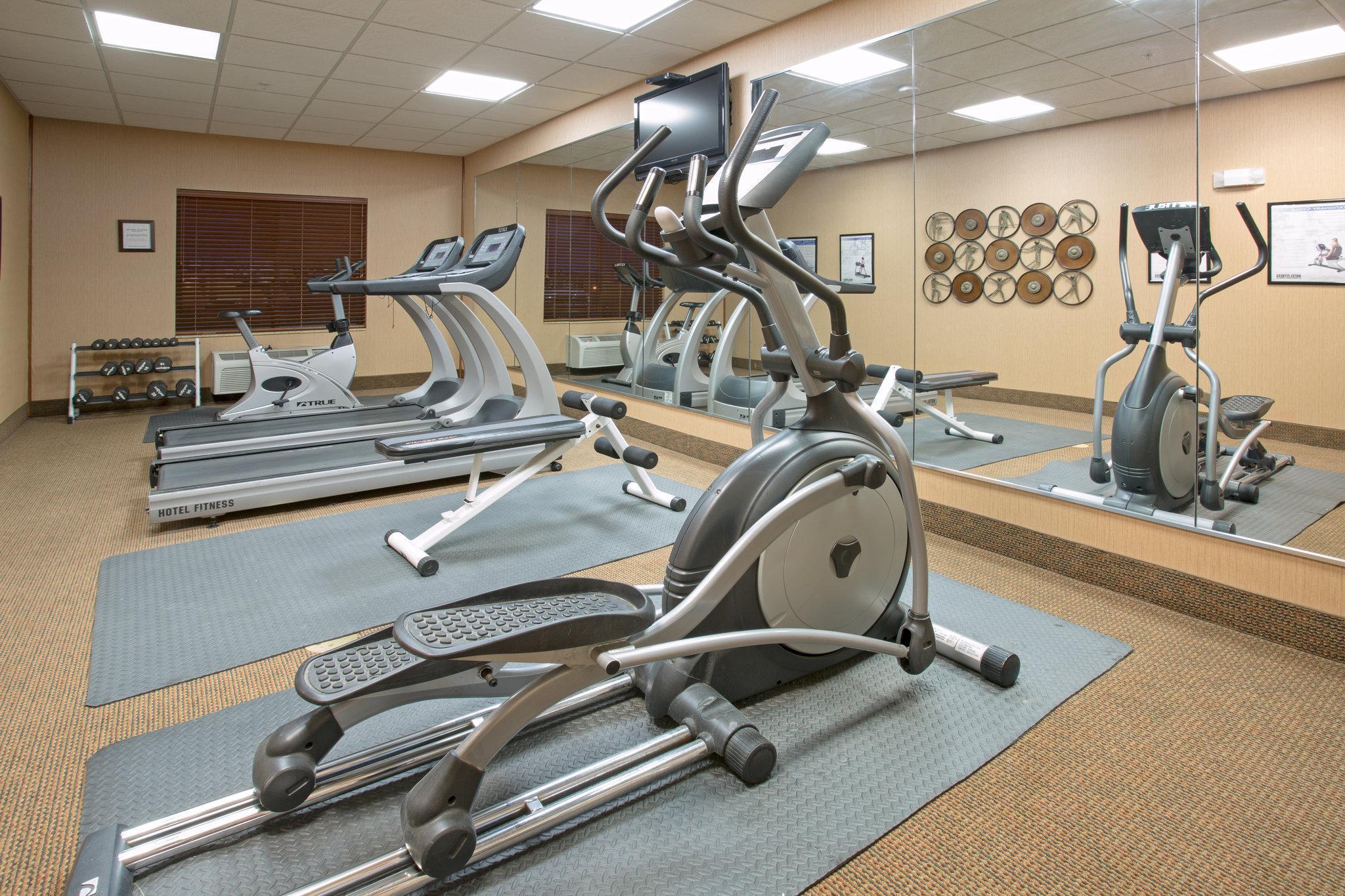 Holiday Inn Express & Suites Pueblo By Ihg Екстер'єр фото