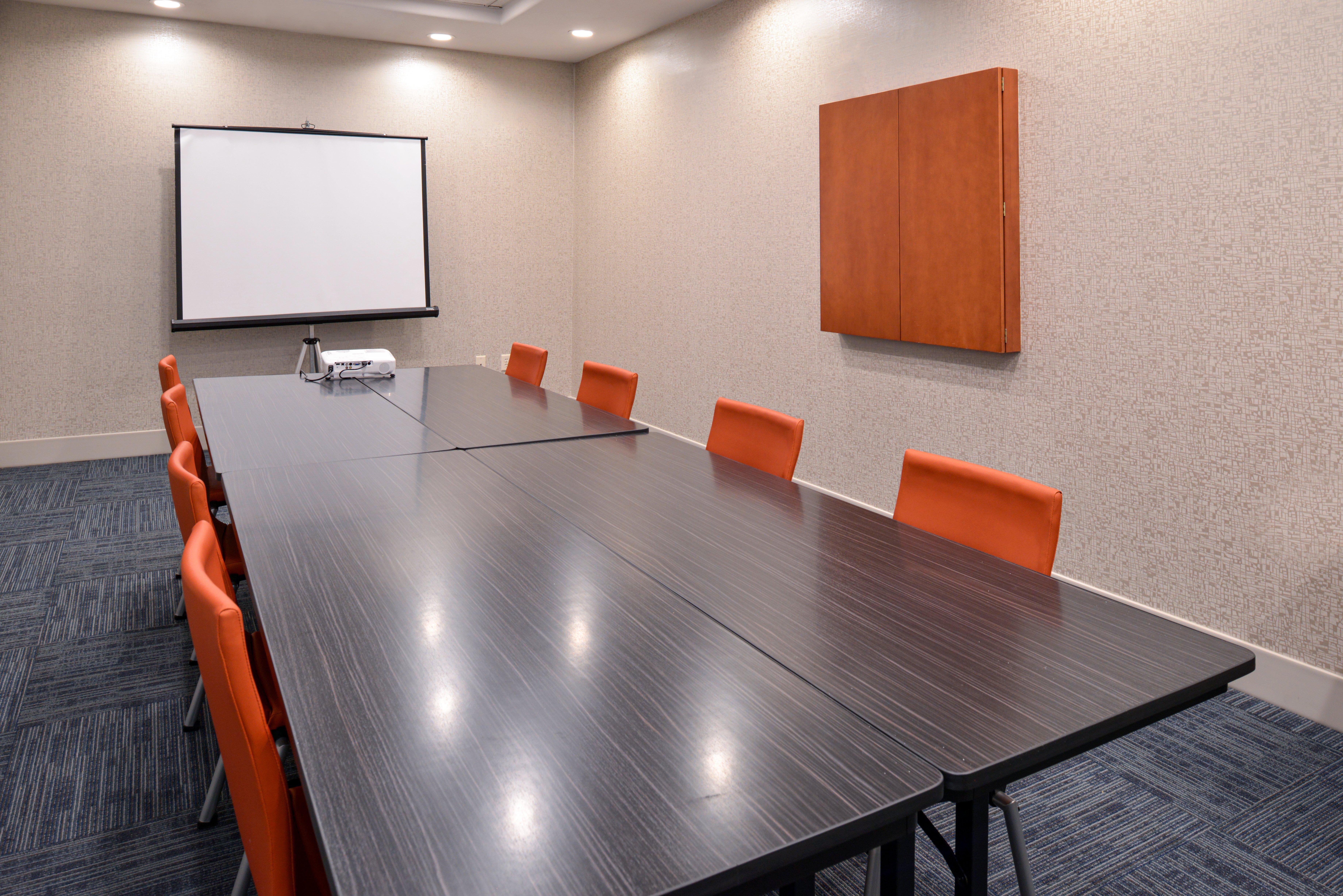 Holiday Inn Express & Suites Pueblo By Ihg Екстер'єр фото