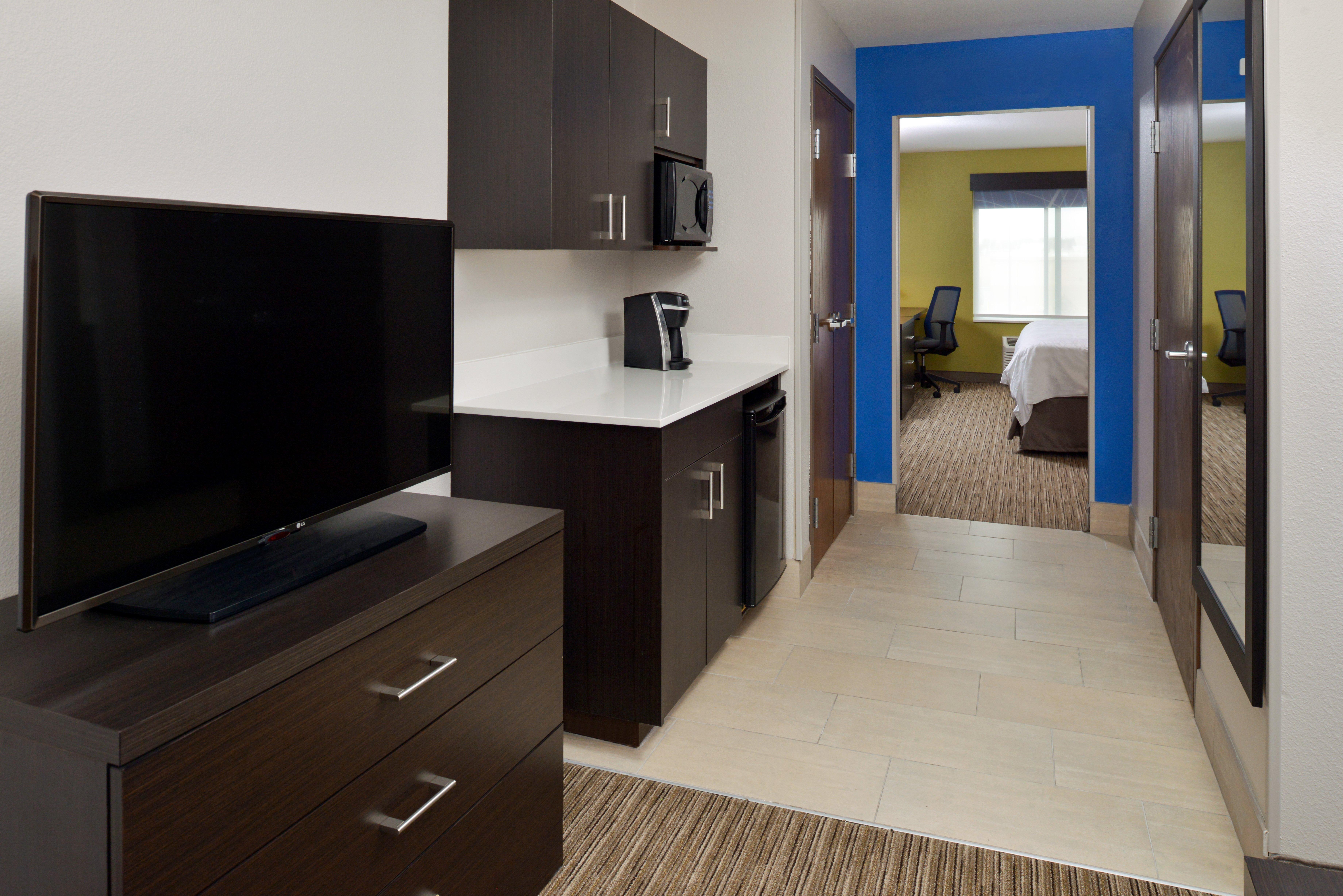 Holiday Inn Express & Suites Pueblo By Ihg Екстер'єр фото