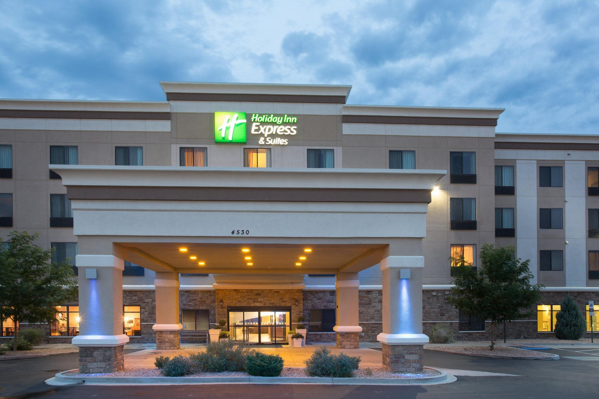 Holiday Inn Express & Suites Pueblo By Ihg Екстер'єр фото