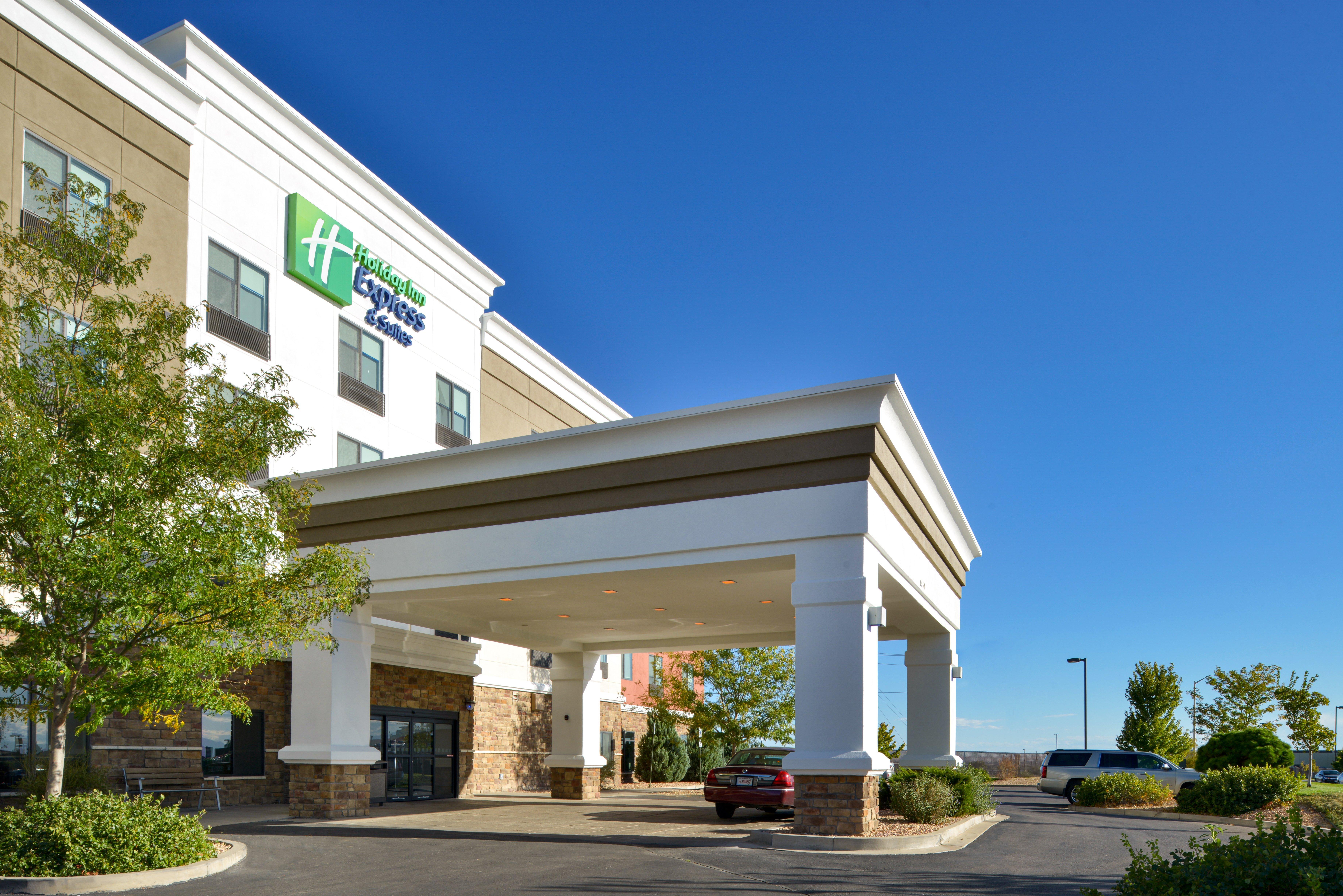 Holiday Inn Express & Suites Pueblo By Ihg Екстер'єр фото
