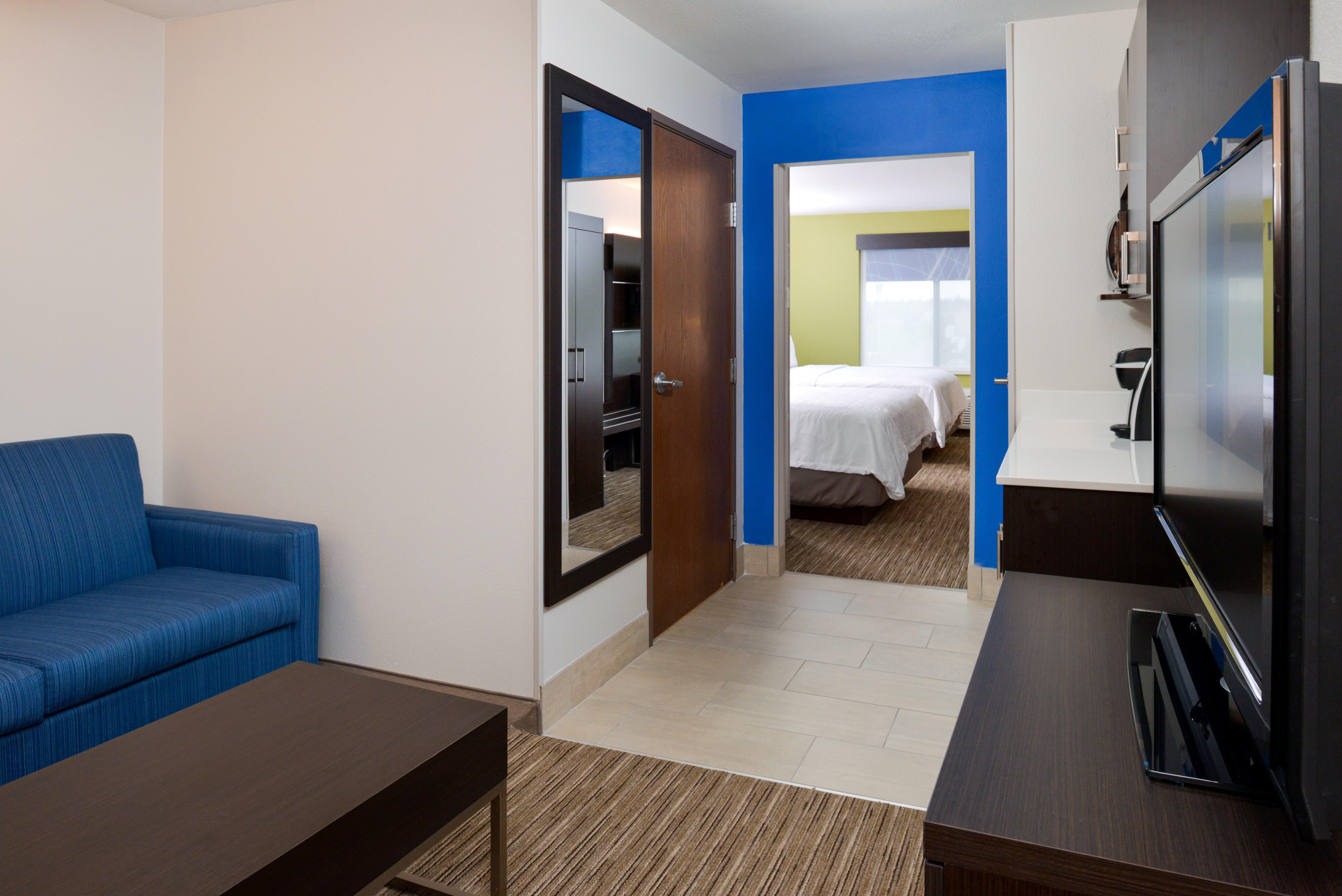Holiday Inn Express & Suites Pueblo By Ihg Екстер'єр фото