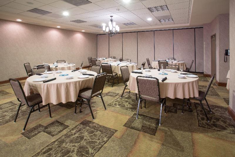 Holiday Inn Express & Suites Pueblo By Ihg Екстер'єр фото