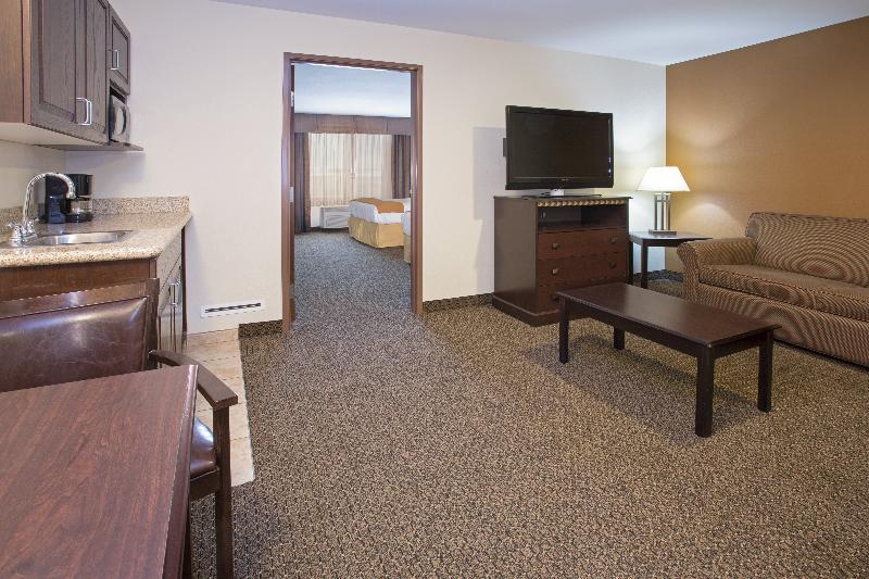 Holiday Inn Express & Suites Pueblo By Ihg Екстер'єр фото