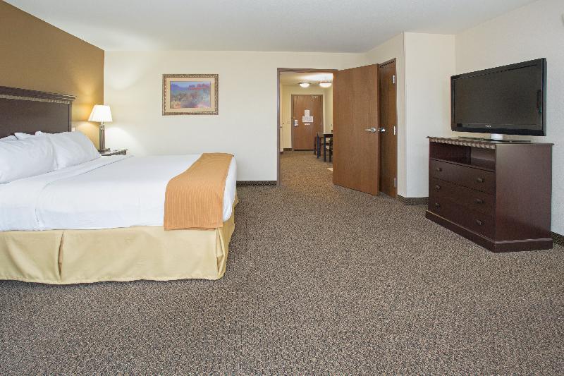 Holiday Inn Express & Suites Pueblo By Ihg Екстер'єр фото