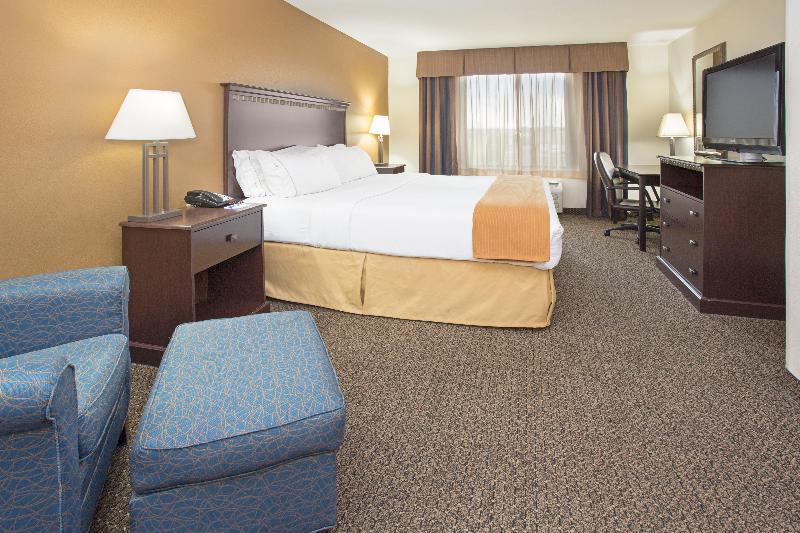 Holiday Inn Express & Suites Pueblo By Ihg Екстер'єр фото