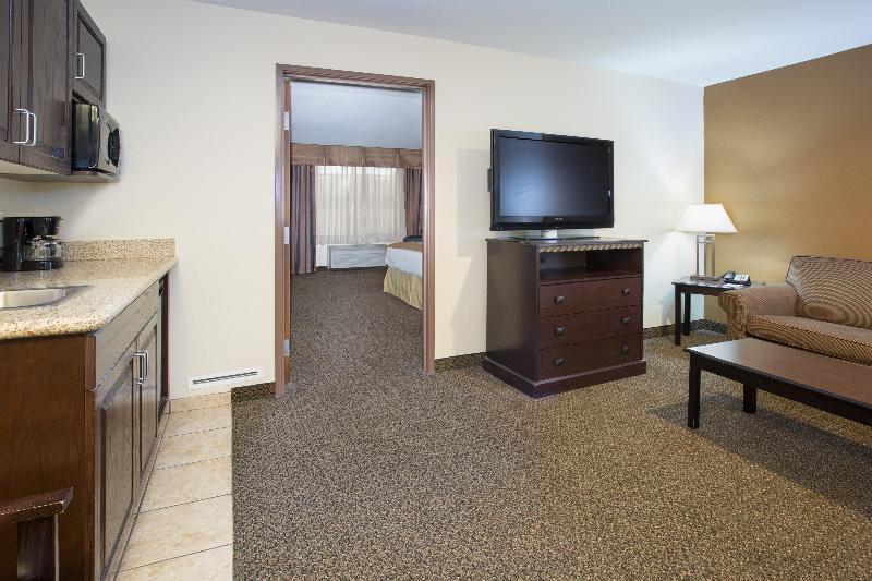 Holiday Inn Express & Suites Pueblo By Ihg Екстер'єр фото
