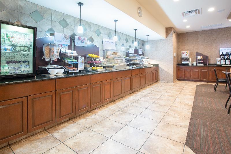 Holiday Inn Express & Suites Pueblo By Ihg Екстер'єр фото