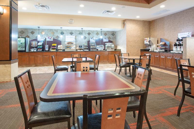 Holiday Inn Express & Suites Pueblo By Ihg Екстер'єр фото